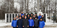 9 декабря, в День Героев Отечества, в Шумерле состоялось возложение цветов к памятнику–обелиску павших воинов в Великой Отечественной войне и погибшим участникам боевых действий. - Город Шумерля